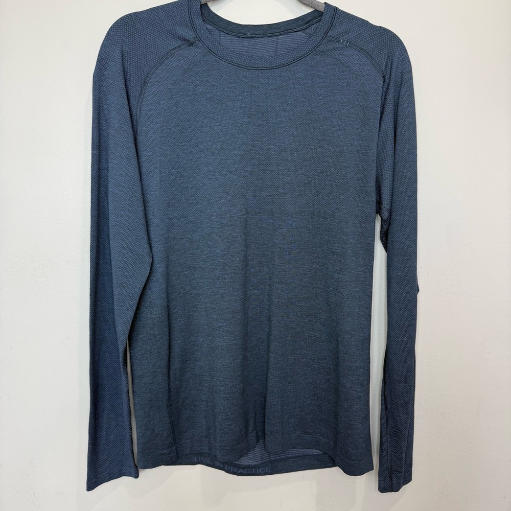 Lululemon Men's Metal Vent Tech Long Sleeve‎ shirt Size medium